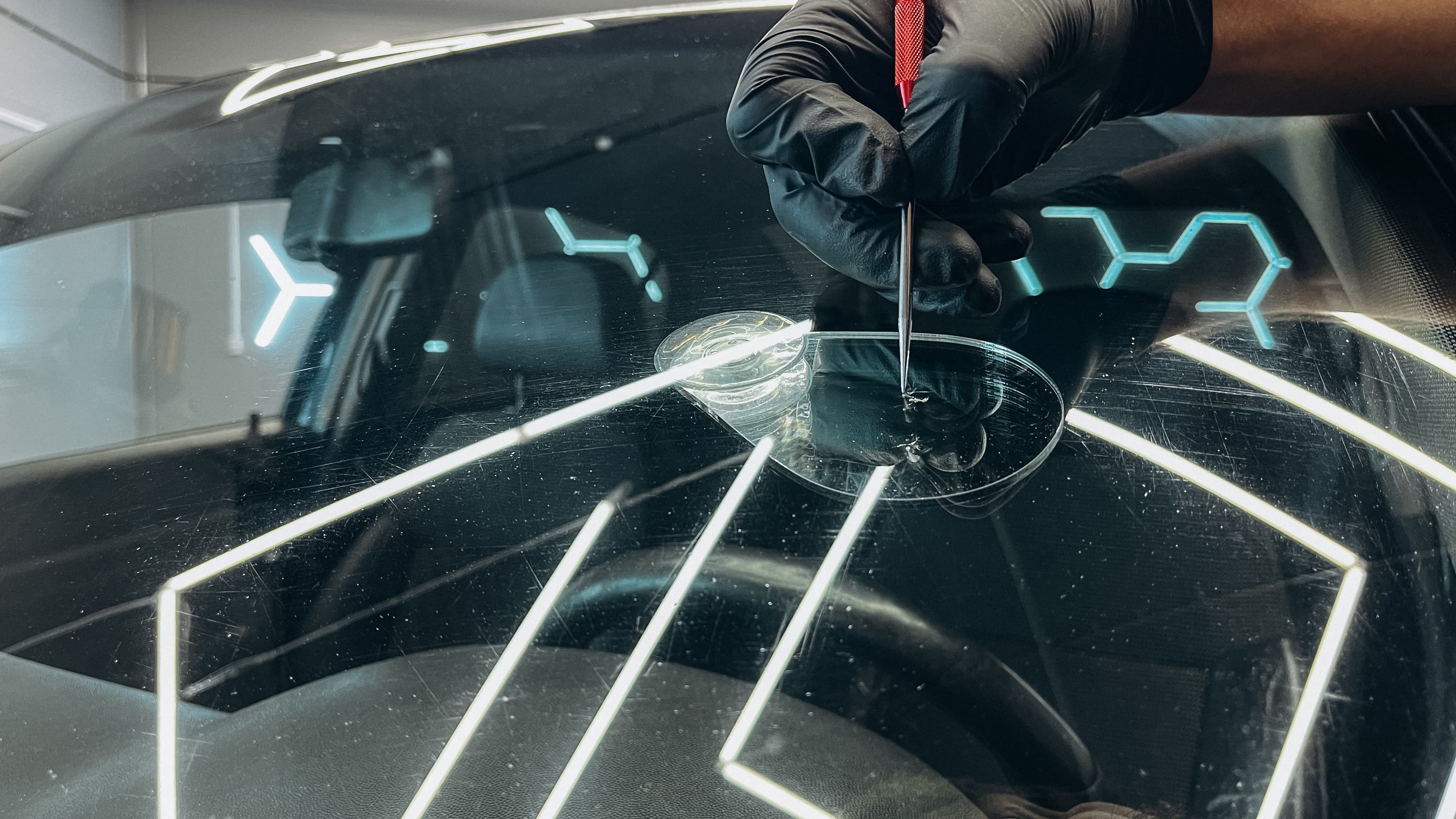 Почему скол лучше ремонтировать сразу?